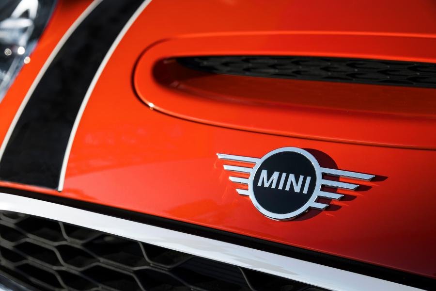Логотип Mini Cooper S (F56) 2018 года  (WW) (фото 190 из 196)